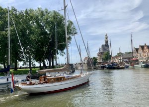 Lernen Sie die „Stoute Hendrik” kennen, eine moderne klassische Segelyacht aus dem Jahr 2008 vom Typ Puffin 41.
